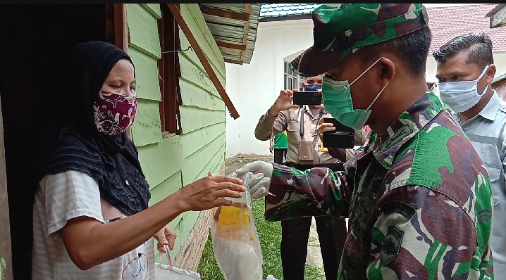 CSR Musim Mas Group PT Siringo-Ringo Peduli Covid-19, Serahkan Bantuan Sembako Melalui Dandim