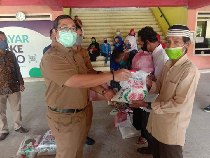 Pegawai PD Pembangunan Kota Medan Terima Paket Sembako