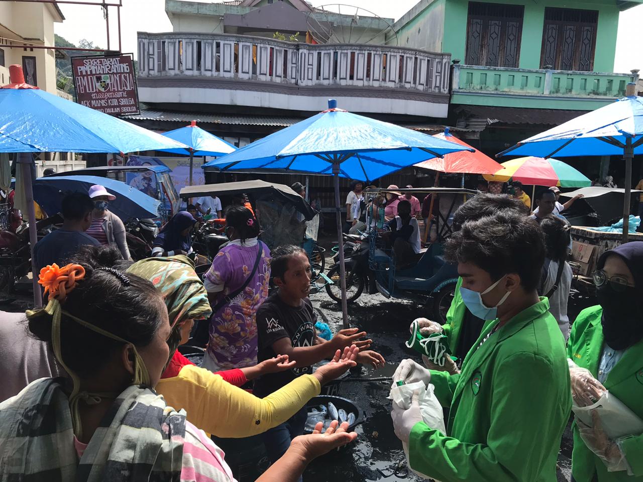 KAMISTA Bagi - Bagi Masker Untuk Masyarakat Sibolga dan Tapteng