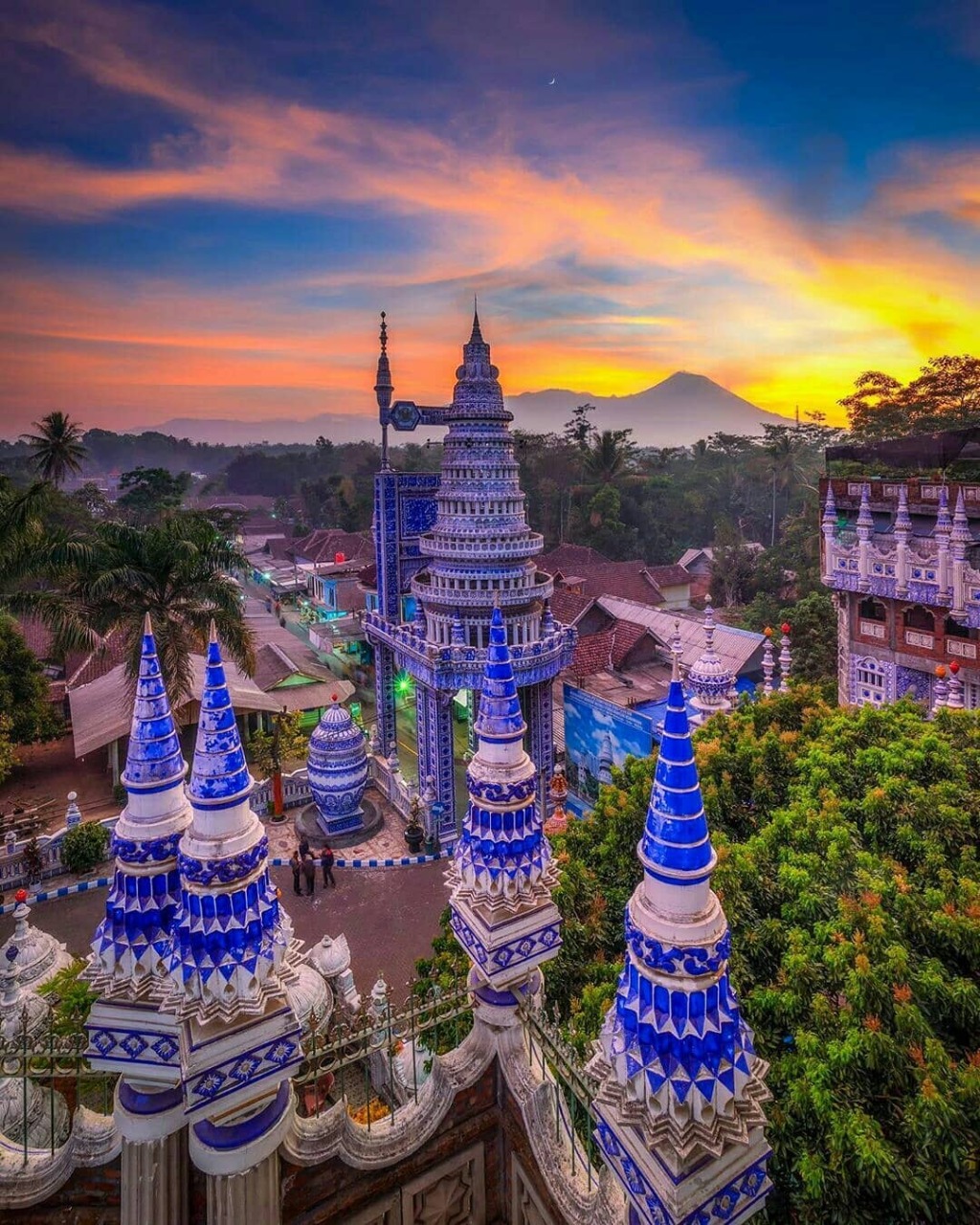 Dampak Ekonomi Wisata Religi Masjid Tiban Untuk Masyarakat Sekitar