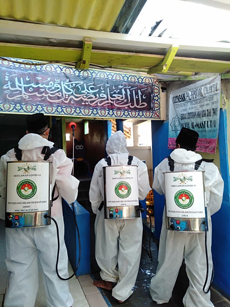 Pejuang Islam Nusantara Jabar, Bersihkan Kampung Basmi Corona