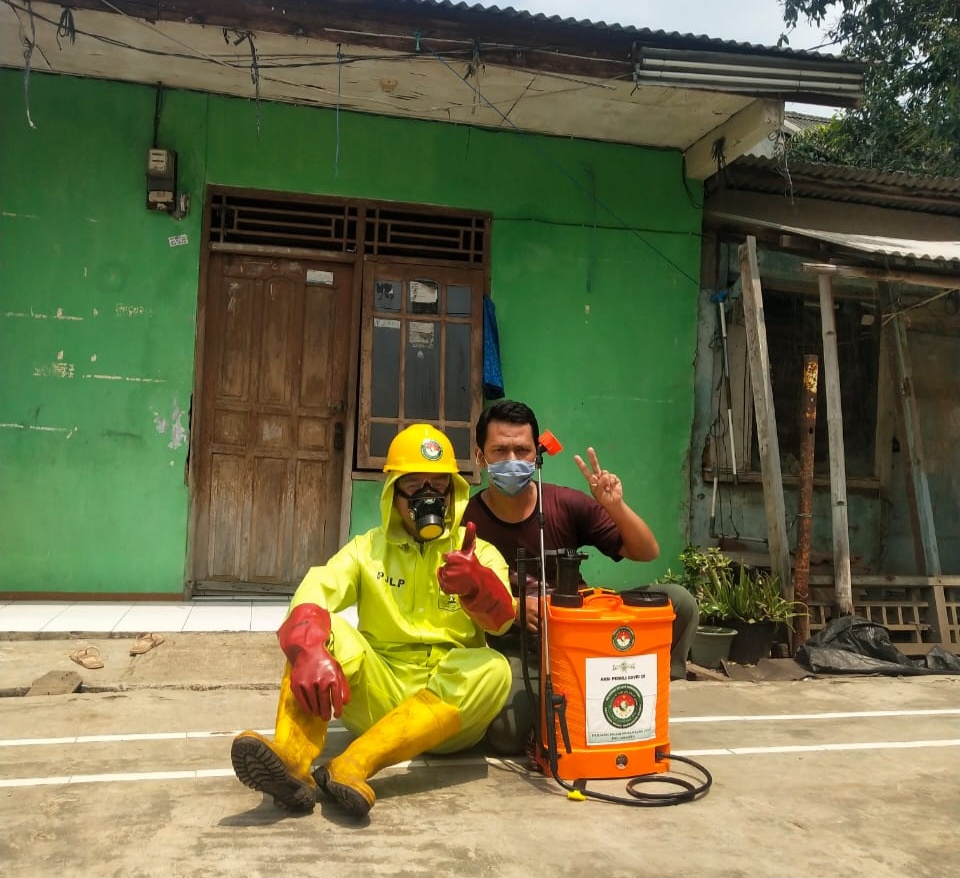 Pejuang Islam Nusantara DKI Jakarta, Semprot Disinfektan di Bawah Terik Matahari