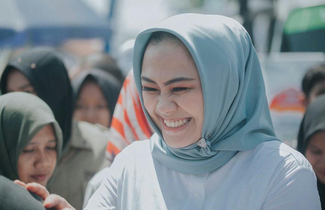 Bupati Karawang, Cellica Nurrachadiana Sembuh dari Corona