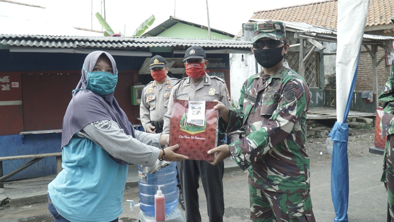 Polsek Pataruman, Peduli Warga Kurang Mampu yang Terdampak Covid-19