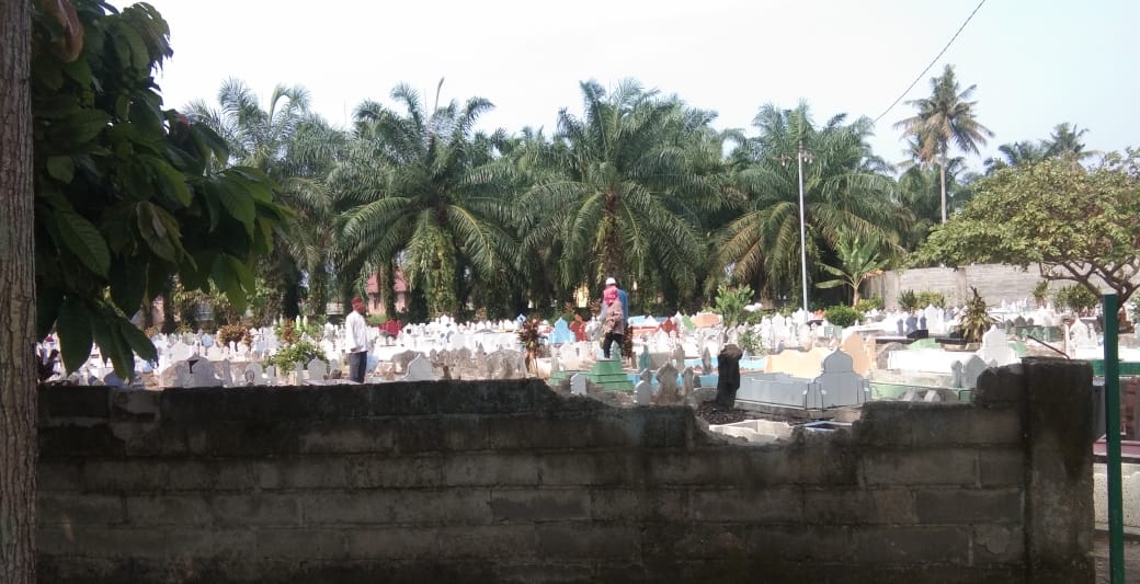 Gara-gara Corona, Omzet Penjual Bunga di Pemakaman Tepuruk Hingga 80%