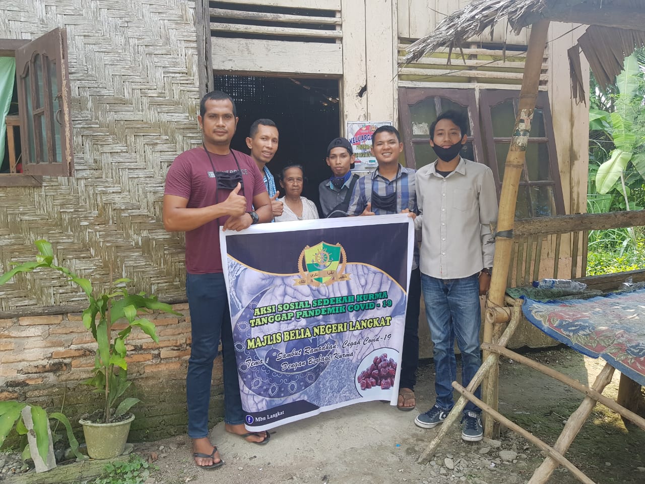 Jelang Ramadan, MBN Langkat Bersama Kejuruan Stabat Bagikan Ratusan Paket Kurma