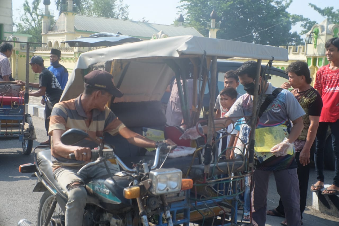 Ramadhan Tiba, Djohar Arifin Salurkan Bantuan Sosial kepada Masyarakat Terdampak COVID-19