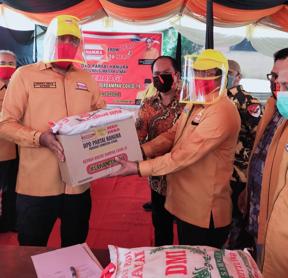 Satgas Covid Hanura Sumut, Serahkan Bantuan Sembako kepada Rakyat