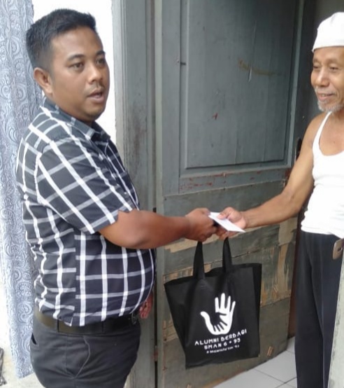 YP Ummul Qurra Bekerjasama Alumni 93 SMA Negeri 6 Berbagi
