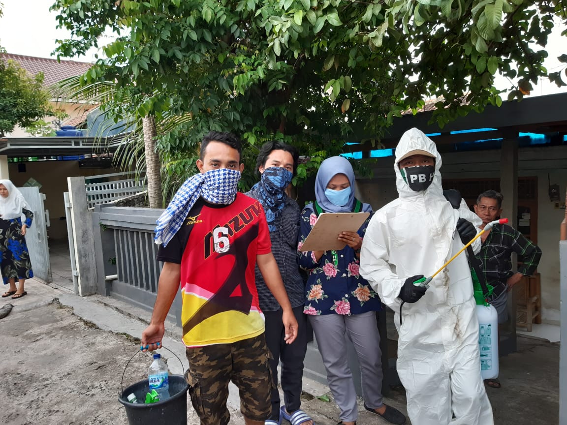 HMI Cabang Cilegon, Semprot Disinfektan untuk Cegah Covid-19