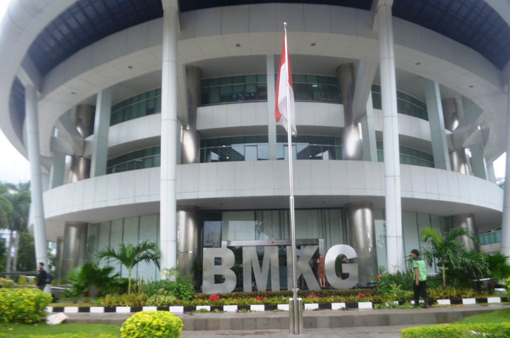 BMKG, Keluarkan Peringatan Cuaca Buruk di Indonesia Hingga 22 Mei