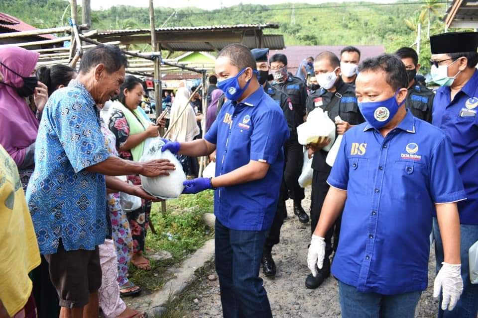 Nasdem Tapteng Konsisten Hadir Untuk Rakyat, Bagikan 3.000 Paket Sembako