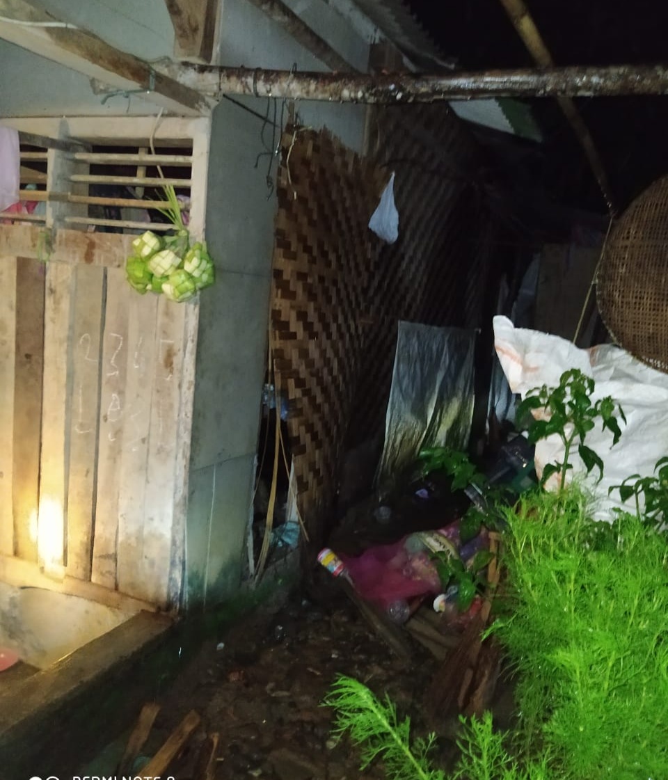 Hujan di Ciamis, Sebuah Rumah Tersambar Petir
