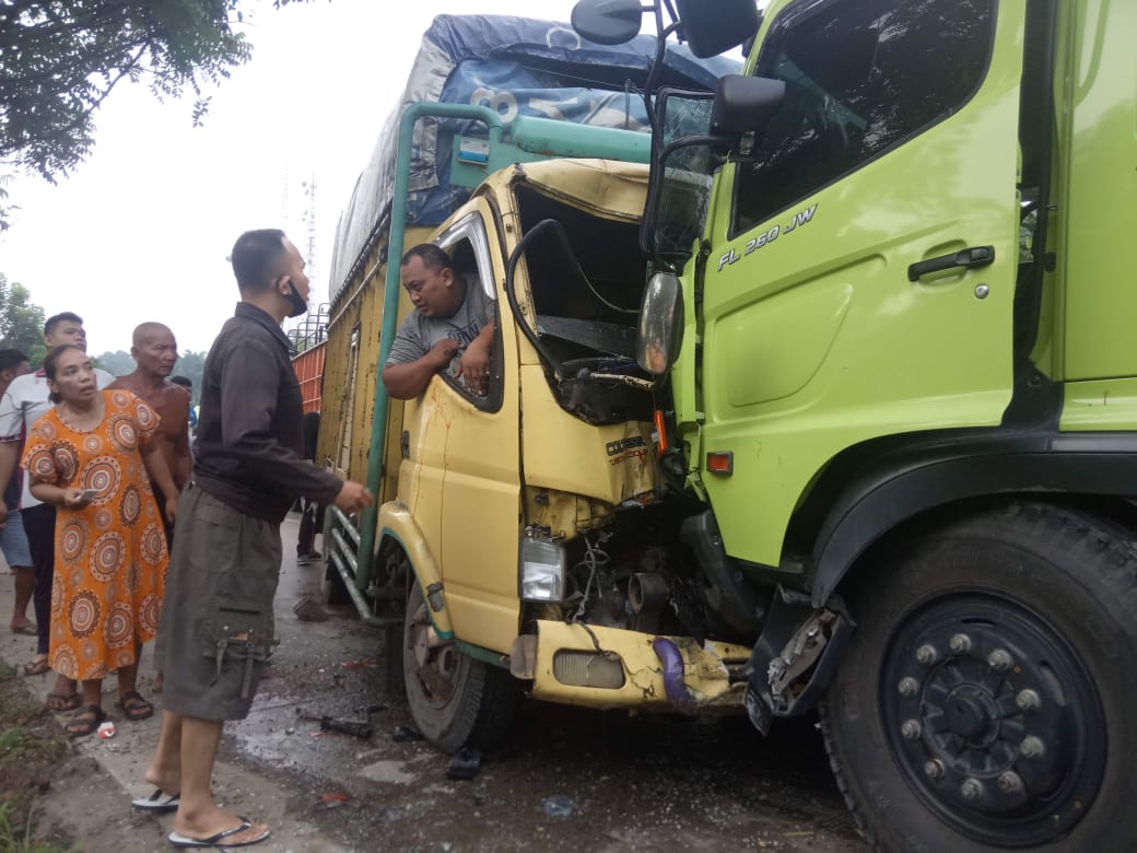 Kecelakaan di Labuhanbatu, Supir Truk Sempat Terjepit