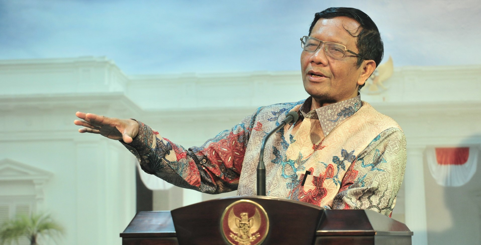 Sholat Berjamaah saat Covid-19, Menko Polhukam: MUI, NU dan Muhammadiyah Berpandangan Sama