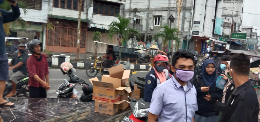 PB FOSMA, Bagikan Takzil Gratis Bagi Warga yang Membutuhkan