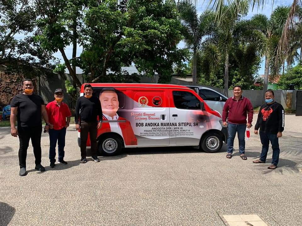 Anggota DPR RI, Memberikan Tali Asih 2 Ton Beras kepada Kader PDIP Langkat