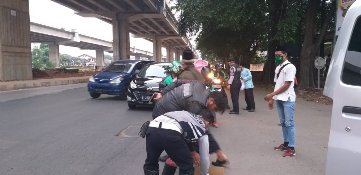 Pejuang Islam Nusantara Bekasi, Dapat Dukungan TNI, Polri dan Dishub Aksi Berbagi