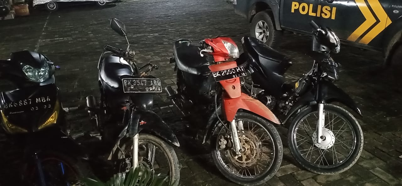 Patroli Malam Polsek Tanjung Morawa, Sasaran Warung Tuak dan Antisipasi Balap Liar