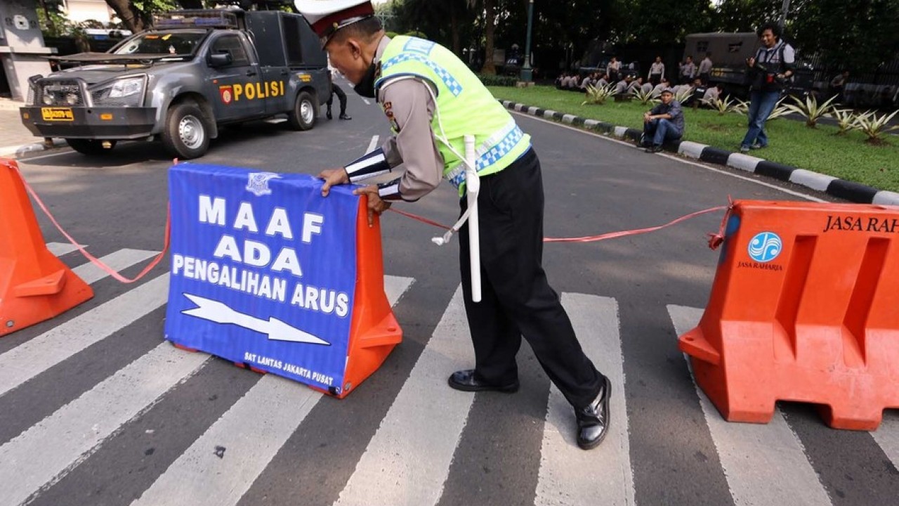 Malam Takbiran, Polisi Sekat 110 Titik Jalan di Kota Medan