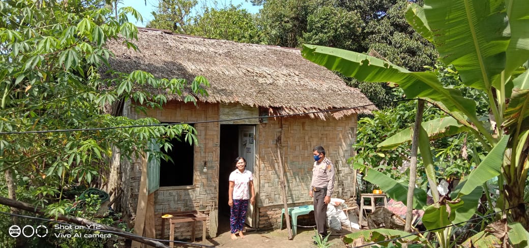 Polsek Talun Kenas, Bedah Rumah Warga Berkat Program Barakallah