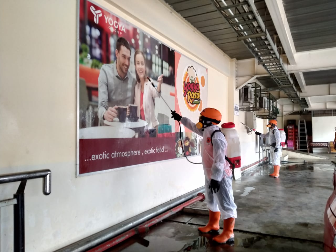 Pusat Perbelanjaan Toserba Yogya Ciamis, Semprot Disinfektan