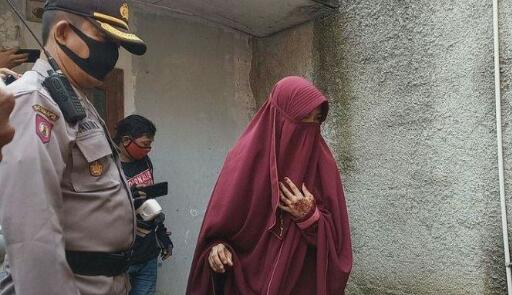 Dinikahi saat Berusia 13 Tahun, Ketika Berusia 17 Tahun Disiksa karena Tak Bisa Memasak