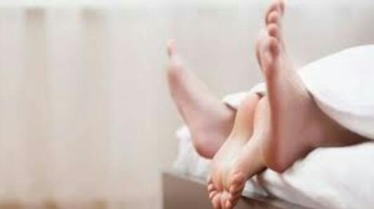 Virus Corona di Sperma, Dokter Sarankan Tak Berhubungan Seks
