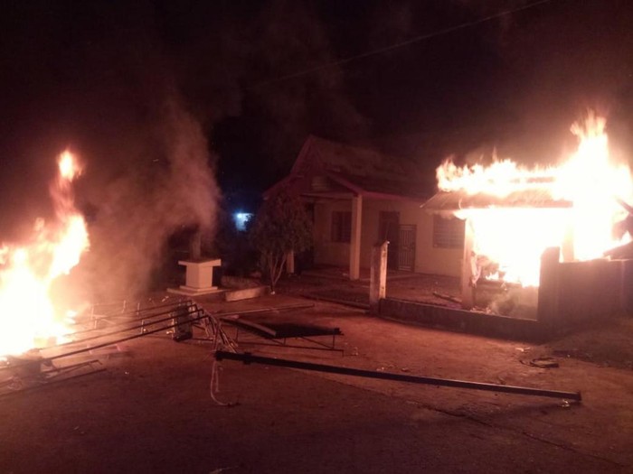 Kecewa BLT Tak Tepat Sasaran, Warga Bakar Kantor Desa