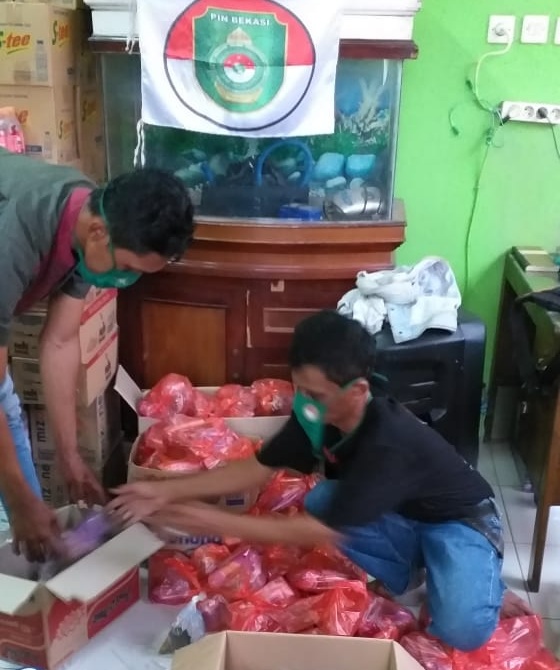 Pejuang Islam Nusantara Bekasi, Kembali Membagikan Takjil kepada Masyarakat di Pandemi Corona