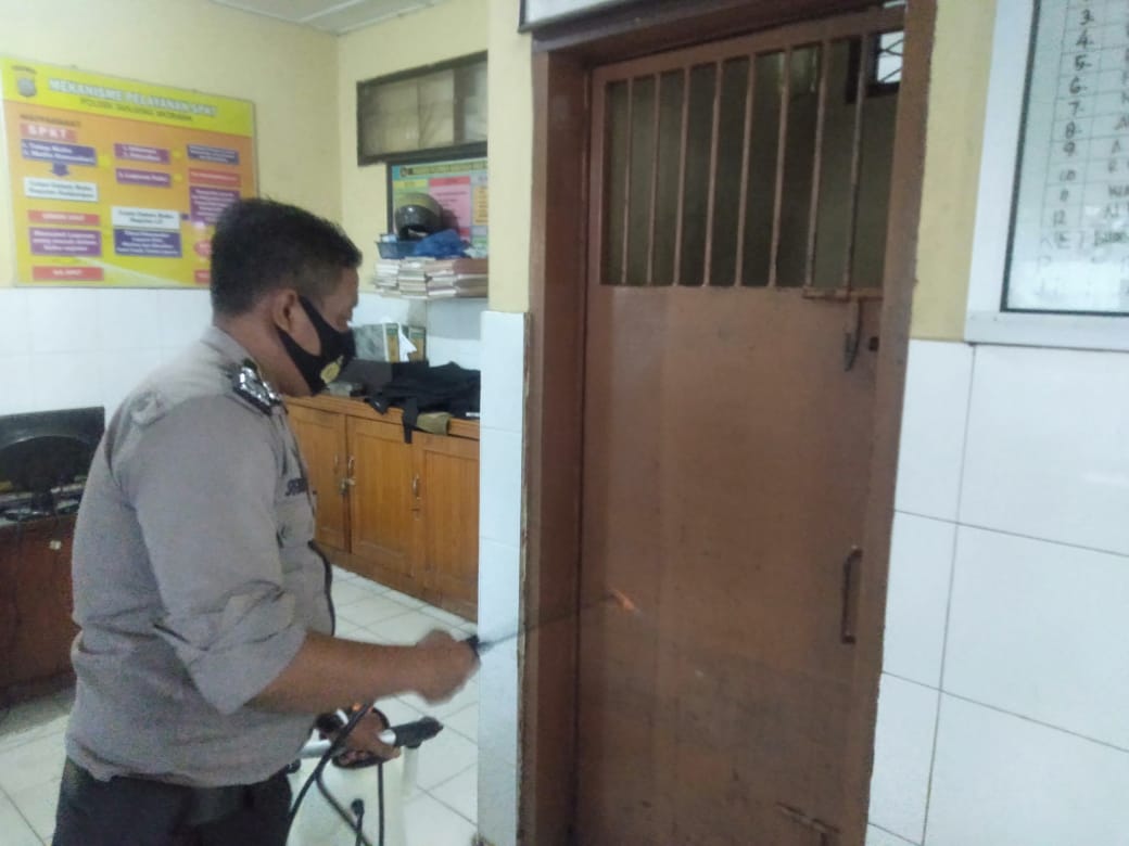 Polsek Tanjung Morawa, Semprot Disinfektan di Sel Tahanan dan Ruang Publik