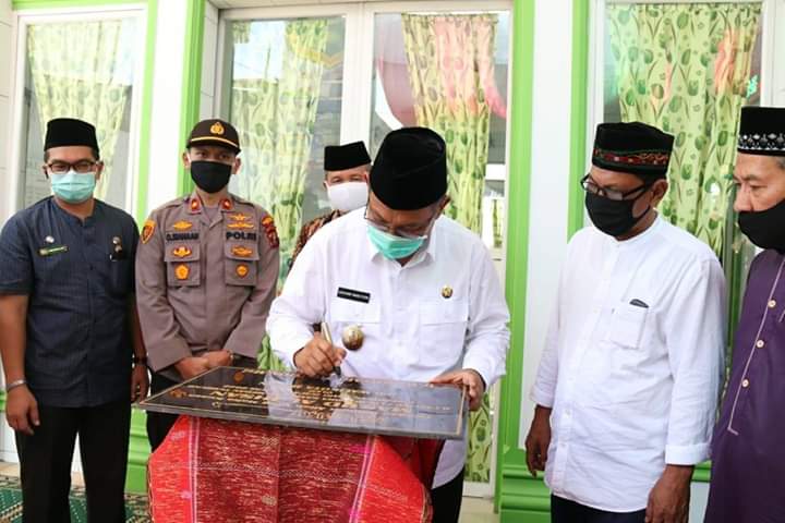 Resmikan Masjid Al Ihsan Jalan Pancing I, Akhyar Ajak Jamaah Putus Penyebaran Covid-19