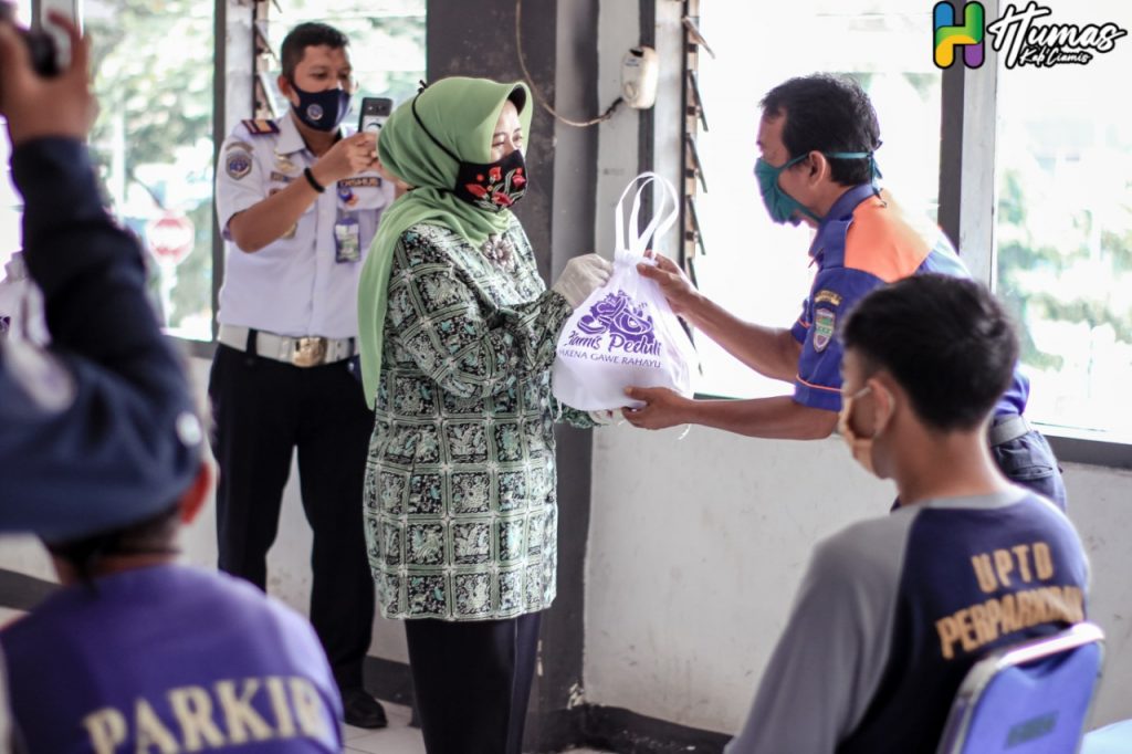 Hari Jadi Ciamis, TP PKK Bagikan 1134 Paket Jajanan Gratis (2)