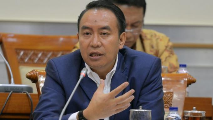 Diskusi Pemecatan Presiden oleh UGM, Komisi III Minta Polri Serius dan Transparan Usut Teror