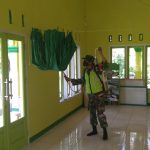 Koramil Pamarican, Semprot Cairan Disinfektan di Masjid dan Sekolah (2)