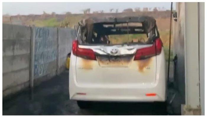 Mobil Mewah Pedangdut Via Vallen Terbakar