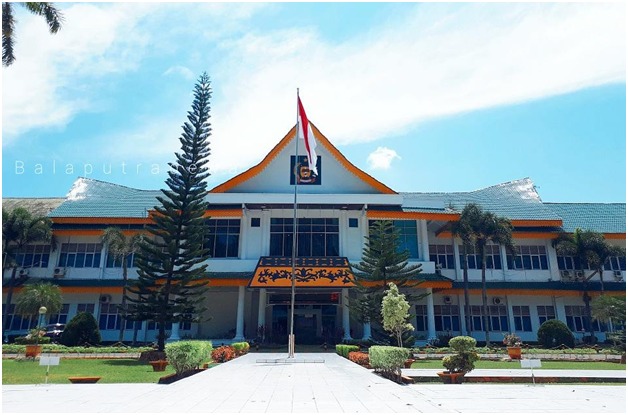 Suami Istri Eselon II, Kata Sekda Begini