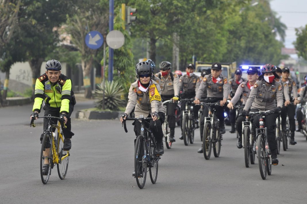 Kapolres Banjar, Patroli Sepeda Guna Ajak Masyarakat Olahraga Jelang Adaptasi Kebiasaan Baru