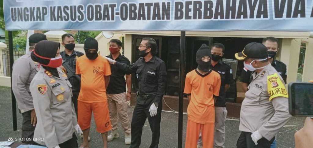 Polres Banjar, Ungkap Peredaran Obat-Obat Terlarang Melalui Aplikasi Online