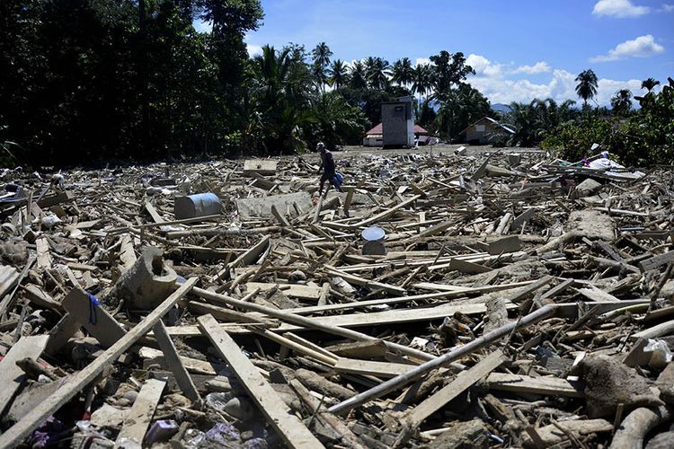 Jokowi Kirim Bantuan untuk Korban Banjir di Luwu Utara