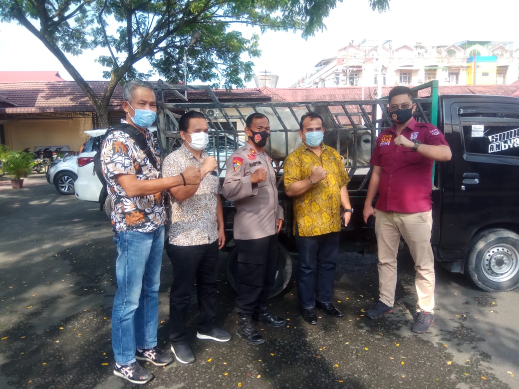 Direksi PTPN III, Berbagi Sapi Kurban ke Polres Tebing Tinggi