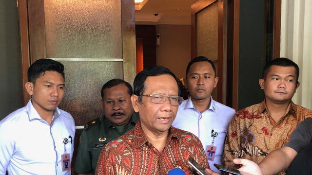 Memkopolhukam Serahkan 12 Nama Calon Anggota Kompolnas ke Presiden
