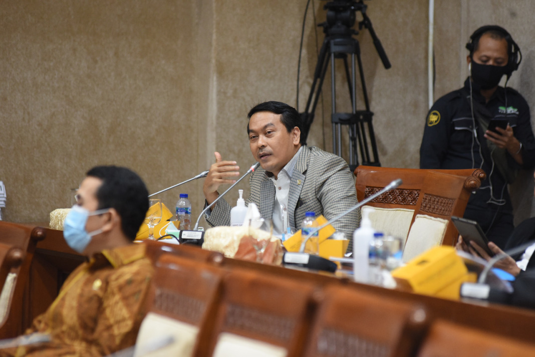 Rudi Hartono Bangun, Sindir Bank Exim Jangan Ngurusin Debitur Besar Saja