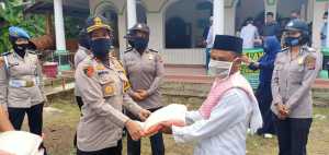 Kapolres Banjar, Bersama Polwan Polres Banjar Laksanakan Pengamanan Salat Jumat