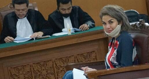 Nikita Mirzani Divonis Hakim 6 Bulan Penjara