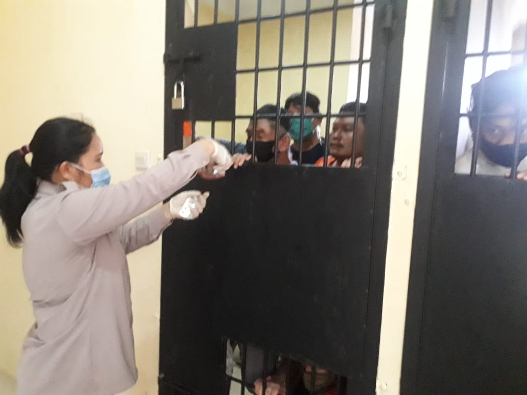 Sat Tahti Polresta Deli Serdang, Rutin dan Berkala Cek Kesehatan Para Tahanan