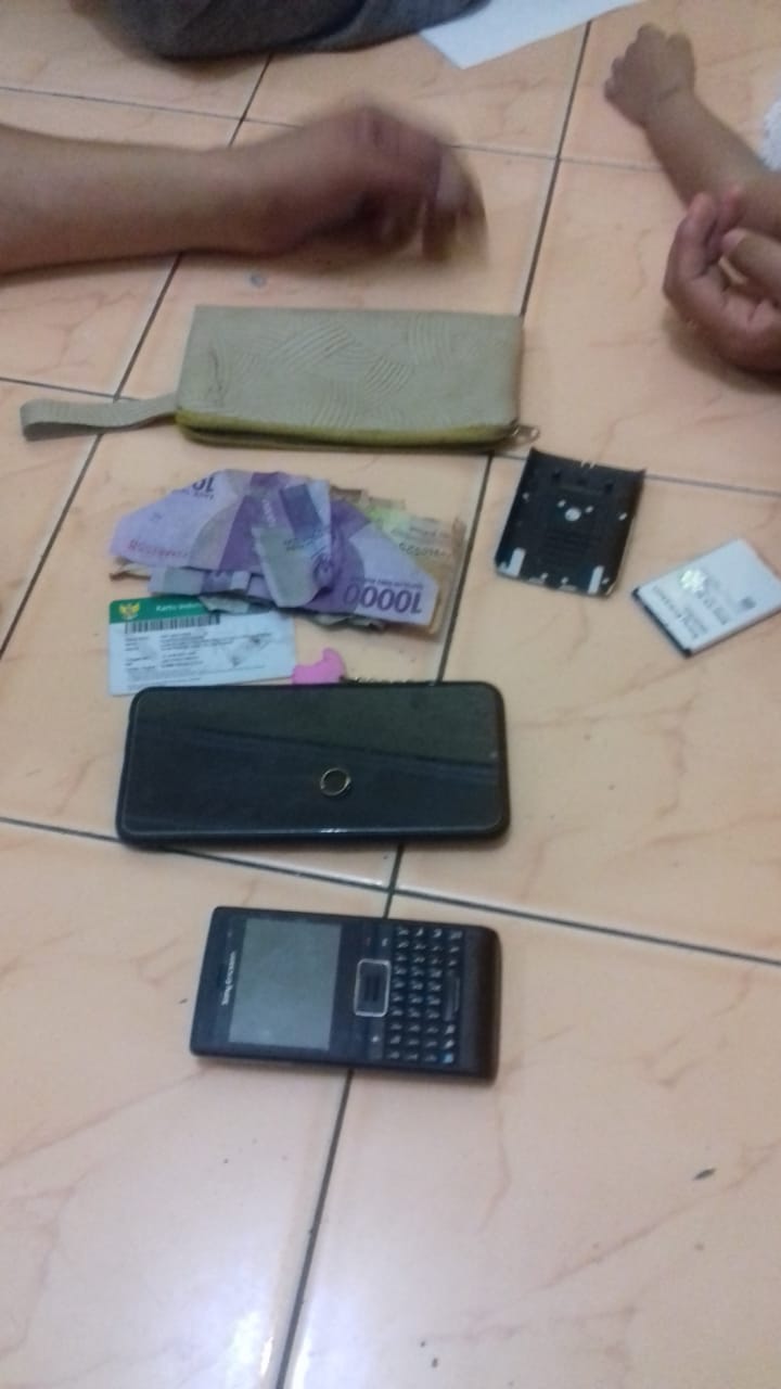 Naas saat Melakukan Aksi Jambretnya, Tim Tekab Polsek Namo Rambe yang sedang Patroli Berhasil Mengamankan Pelaku