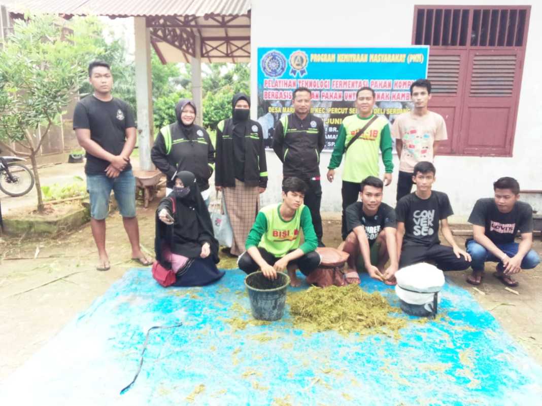 Pelatihan Pengolahan Pakan Ternak Fermentasi