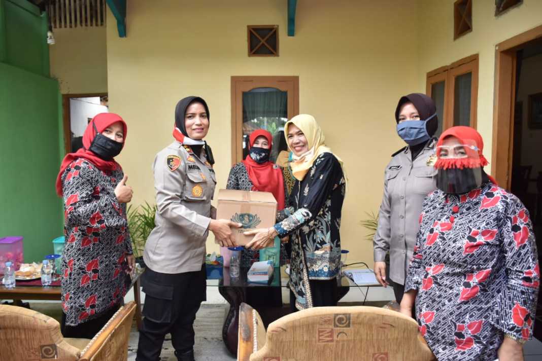 Kunjungi UP2K, Kapolres Banjar Ajak PKK Neglasari Lebih Produktif di Masa Pandemi