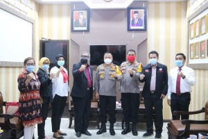 Kapolresta Deli Serdang, Beserta Jajaran Terima Penghargaan dari Arist Merdeka Sirait